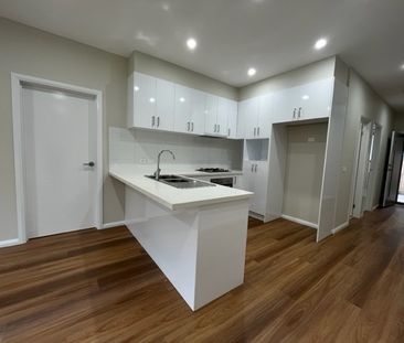 Modern & Spacious - Photo 3