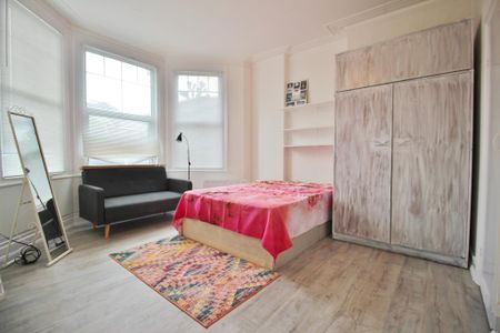 Studio to rent - Photo 2