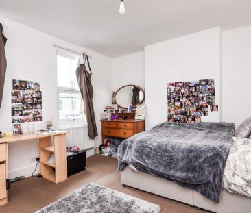 6 bedroom end of terrace house to rent - Photo 3