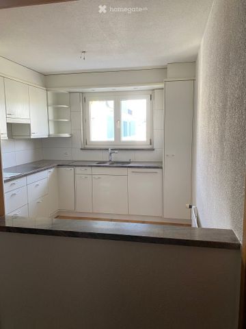 Gemütliche 4.0 Zimmer-Wohnung mit viel Holz und Fernsicht - Foto 5