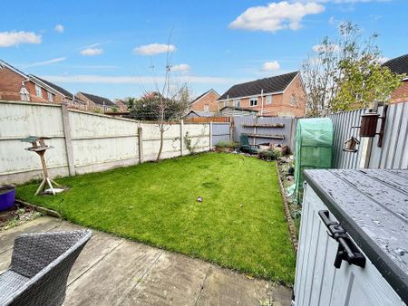 3 bedroom semi-detached house to rent - Photo 4
