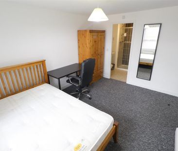 5 bedroom semi-detached house to rent - Photo 4