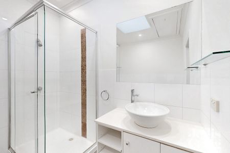 5 Scott Street, Kew VIC 3101 - House For Rent | Domain - Photo 5