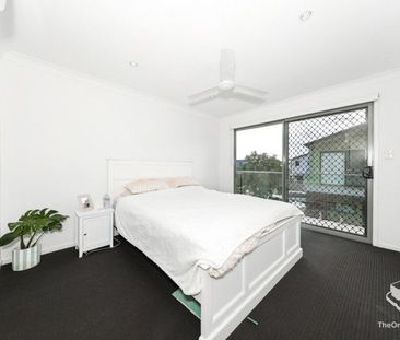 GREAT LOCATION + MODERN STYLE HOME - Photo 5