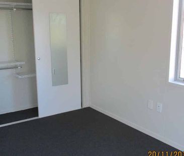 SUNNY 3-BEDROOM HOME IN PAPARANGI/NEWLANDS - Photo 4