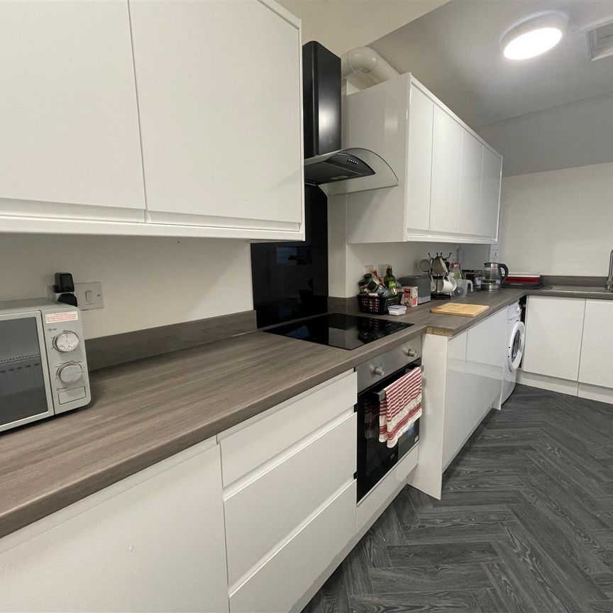 1 bed house share to rent in Renshaw Street, Burnley, BB10 - Photo 1