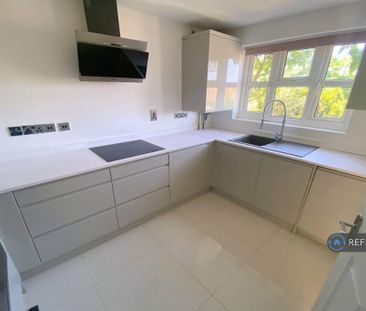 2 bedroom semi-detached house to rent - Photo 6