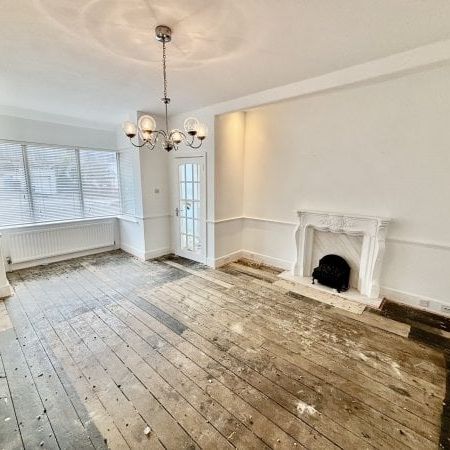 Chaddesley Wood Road, BH13 7PN, Poole - Photo 1