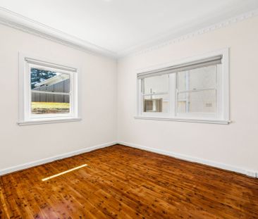 Charming Freestanding Home - Photo 2