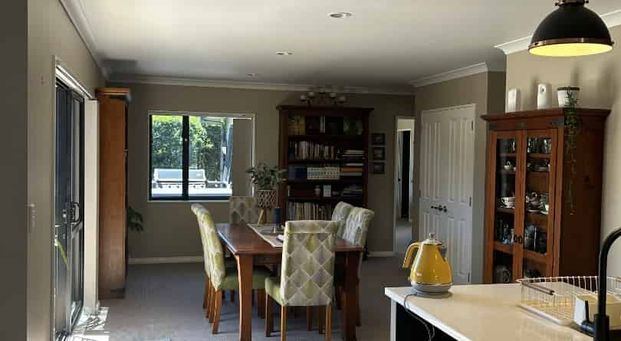 Stunning Family Home - Where Everyday Living Feels Like a Holiday! - Photo 1