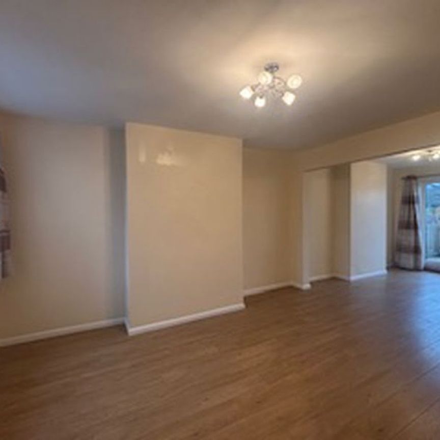 Old Row, Scunthorpe - Photo 1