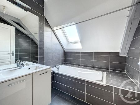 Location Appartement 5 pièces 115m² TROYES 10000 - Photo 2