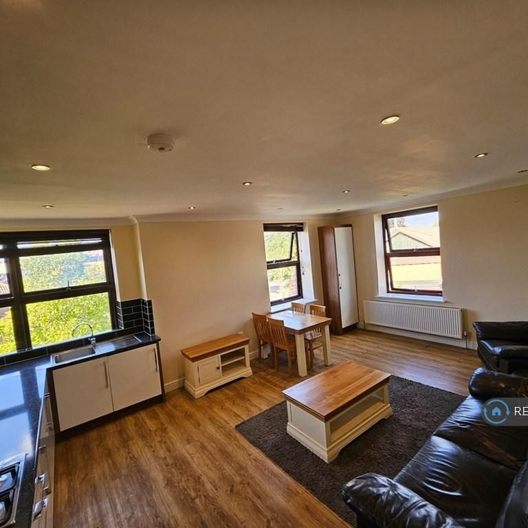 2 bedroom flat to rent - Photo 1