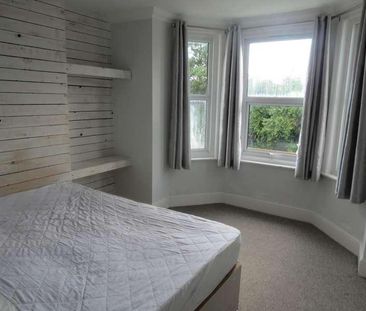 Bedroom Semi Detached House In Charminster, BH8 - Photo 3