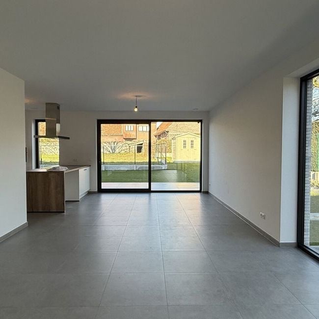 Woning te huur in Ottergem voor € 1.350 met 3 slaapkamers - Photo 1