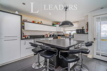 2 bedroom maisonette to rent Rivermill, Harlow, CM20 - Photo 3