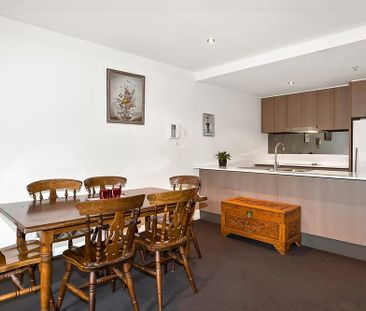 Stylish Apartment in the Heart of St Kilda - Photo 1