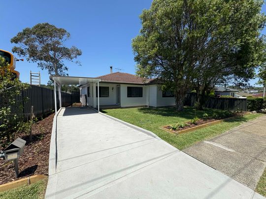 Three Bedroom Home in Ideal Location - Photo 1