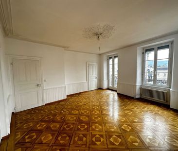 Bright and large 4-room apartment with balcony in the heart of Porr... - Foto 1