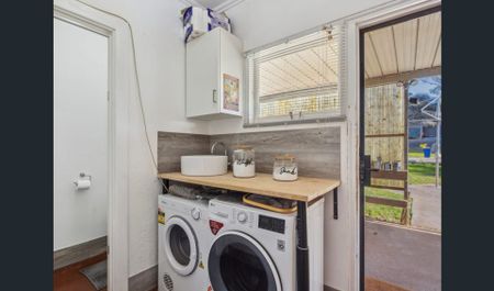 Centrally Located - Photo 2