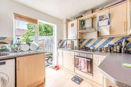 Waller Drive, Northwood, HA6 - Photo 5