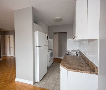 1720 Paris Street — 1 Bedroom - Photo 2