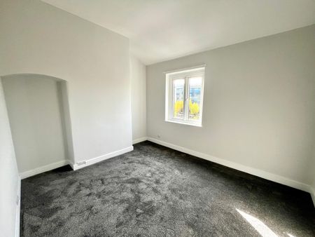 Refurbished 2-Bed - Photo 4