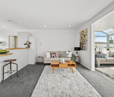 Handy Location with sea views - Photo 5