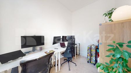 2 Bedroom, 2 bath, 1 reception Flat - Photo 4
