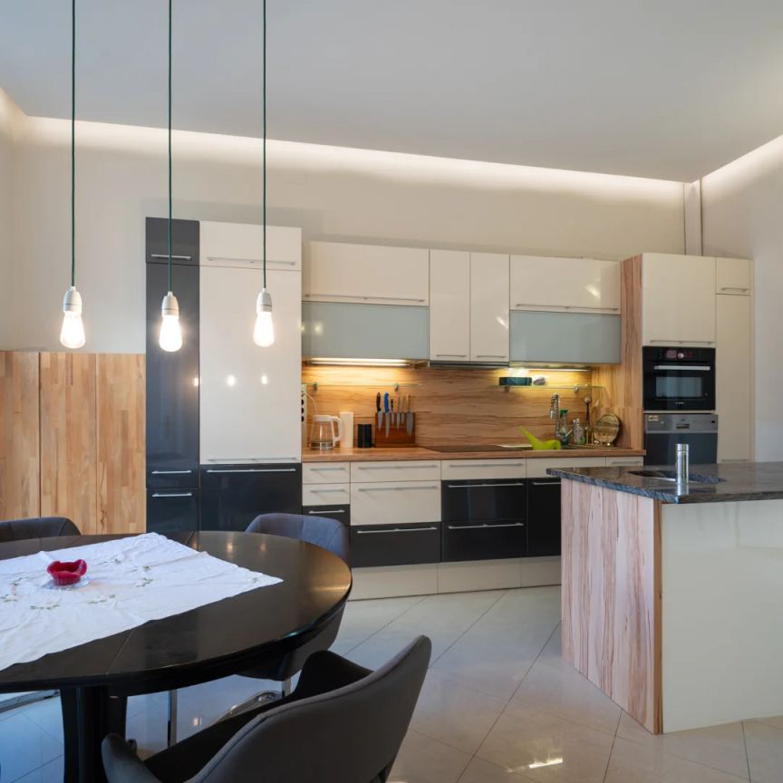 EDEL EINGERICHTETE 3 ZIMMER WOHNUNG NAHE AUMANNPLATZ - Photo 1