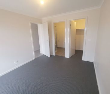 Family Home - Photo 2
