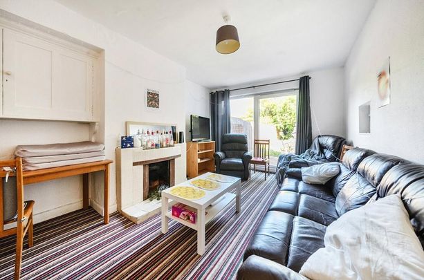 5 bedroom semi-detached house to rent - Photo 1