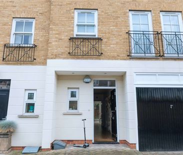 NOT SUITABLE FOR SHARERS - Beautifully finished five bedroom mews h... - Photo 6