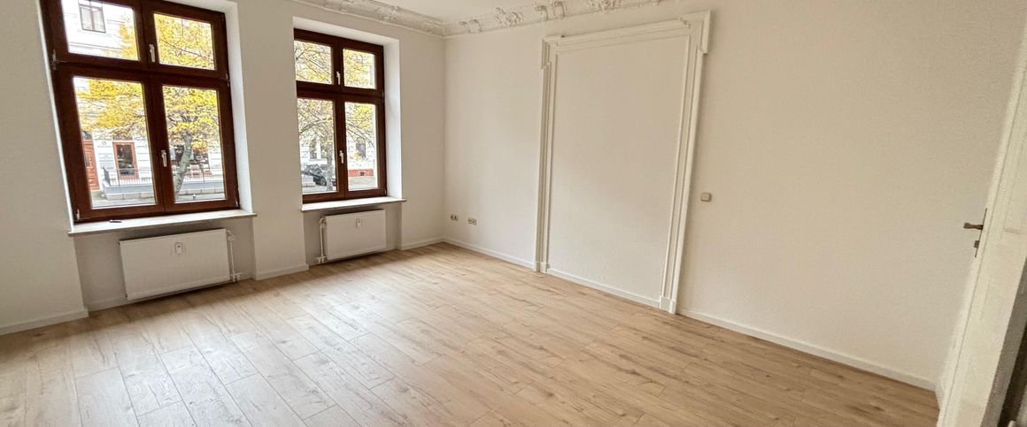 Charmante Altbauwohnung mit Stuckelementen und modernem Komfort - Foto 1