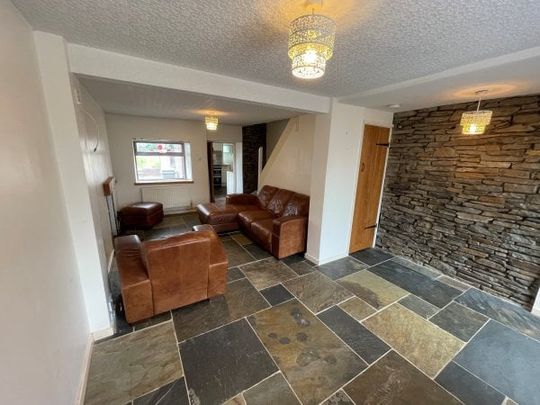 Neath Road, Swansea, SA8 - Photo 1