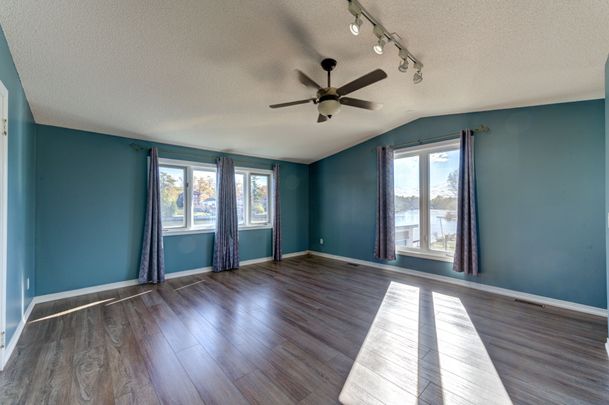 For Lease - 15 Willow Street Unit# 2nd Floor Apartment, Wasaga Beach, Ontario - Photo 1