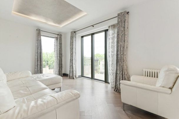 Brewery Lane, Twickenham, TW1 - Photo 1