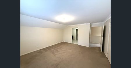 Spacious family living - Photo 3