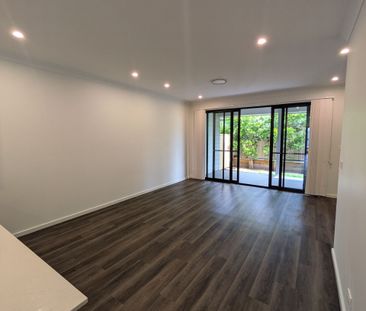 Beautiful Home - Photo 2