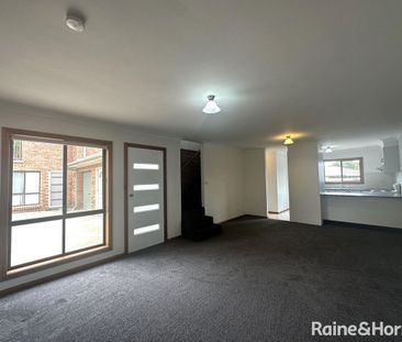 2/1A Caroline Street, Orange, NSW 2800 - Photo 2