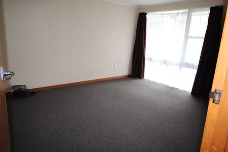 Delightful two bedroom unit - Photo 3