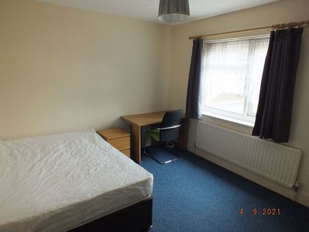 Alton Road, Wallisdown - Photo 5