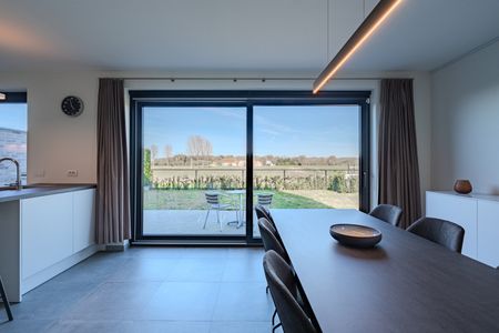 Kwaliteitsvolle recente woning (2022) met landelijk zicht - Photo 3