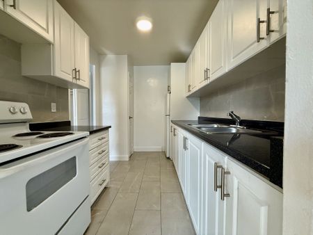 For Lease - 363 Lakeshore Road Unit# 103, Mississauga, Ontario - Photo 4