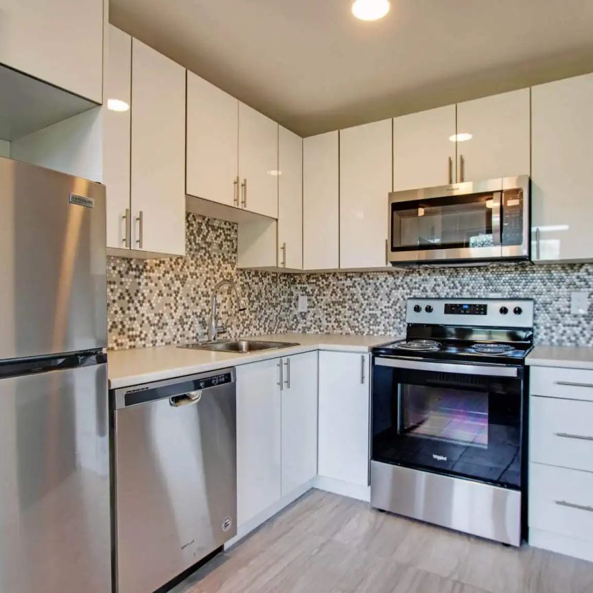 65 & 75 Windermere Ave. — Bachelor - Photo 2