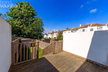 4 bedroom terraced house to rent - Photo 3