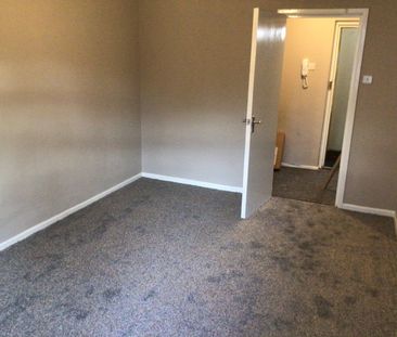 1 Bed Flat, Limefield Court, M7 - Photo 3