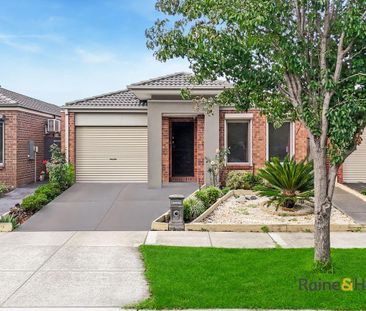For Lease - 9 Paxford Drive, Cranbourne North - Photo 1