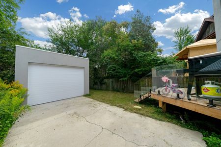 For Lease - 207 Sutherland Drive, Toronto, Ontario - Photo 5