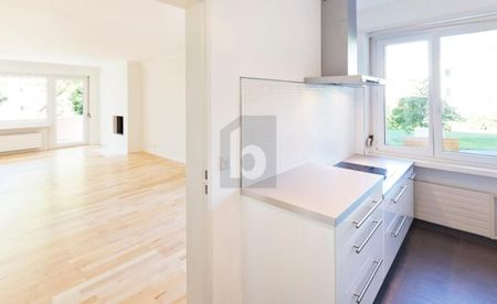 NATURE-CLOSE, MODERN AND LIGHT-FLOODED - Photo 3